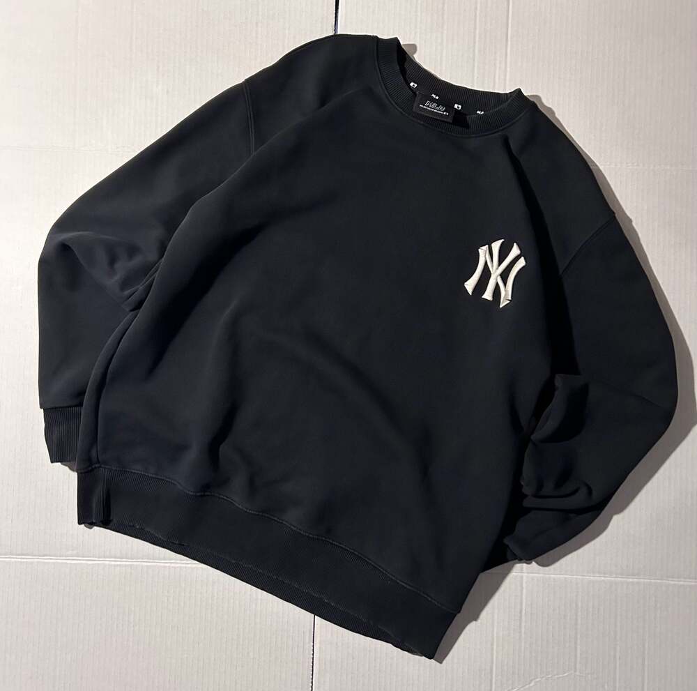 MLB New York Yankees Big Logo Graphic Crewneck Sweatshirt